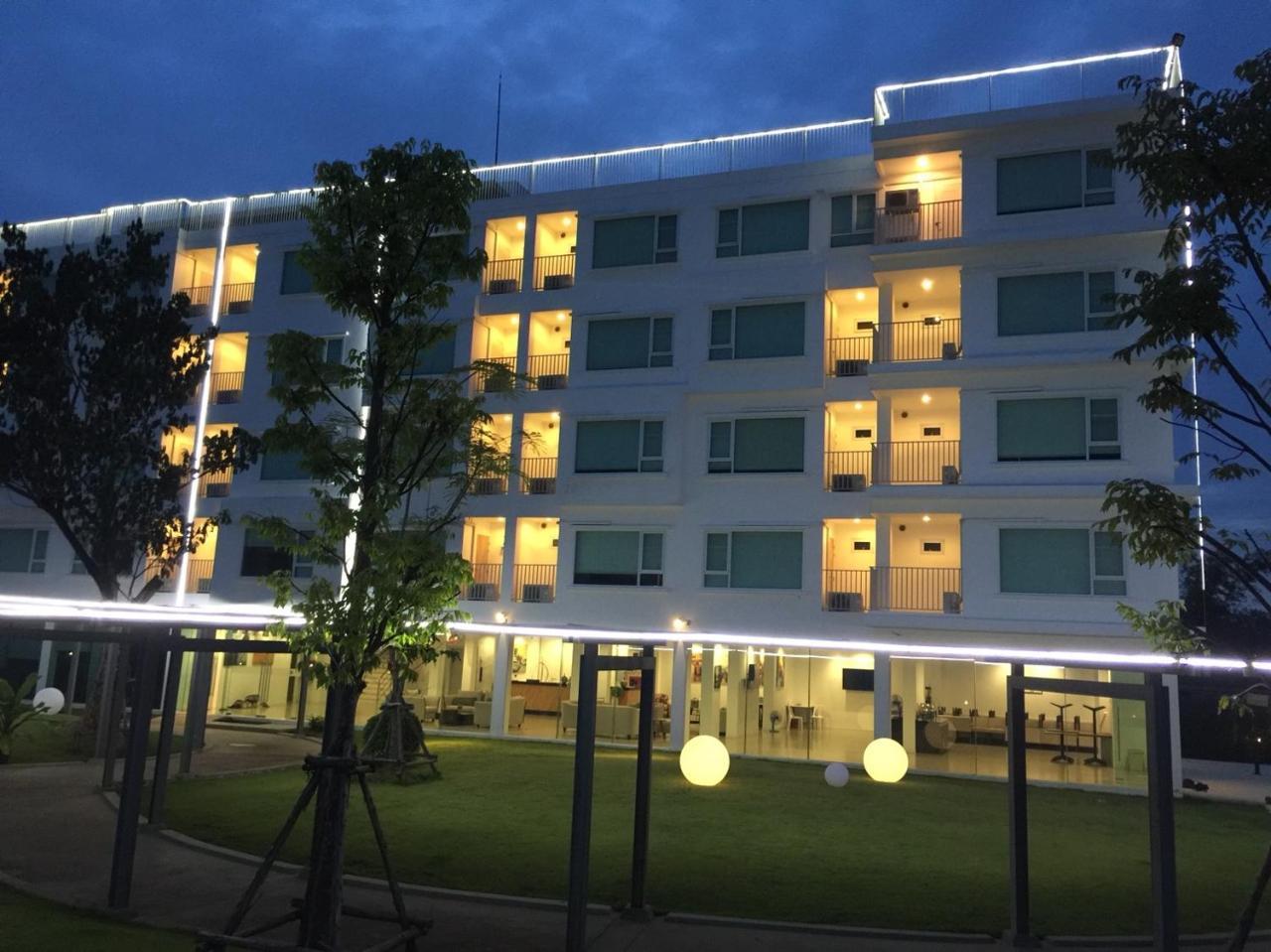 The White Garden Premier Saraburi Hotel Ban Dao Ruang  Екстериор снимка