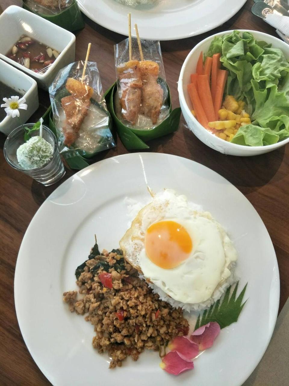 The White Garden Premier Saraburi Hotel Ban Dao Ruang  Екстериор снимка